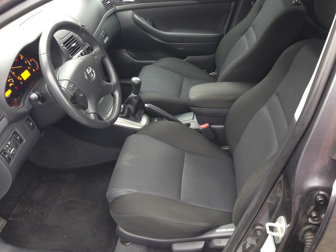 Toyota Avensis 1,8 VVT-i STC Sol Plus billede 4
