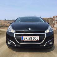 Peugeot 208 Envy Sky