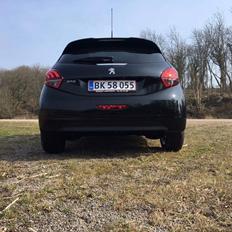 Peugeot 208 Envy Sky