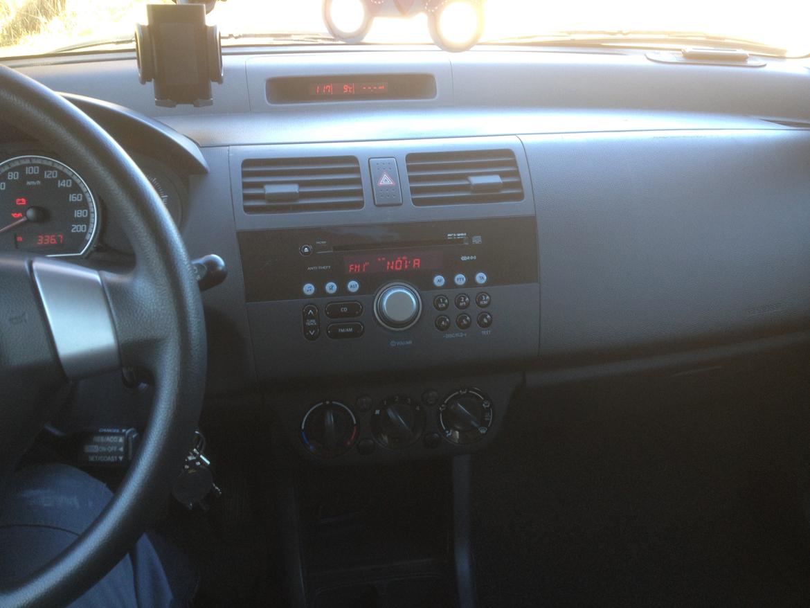 Suzuki SWIFT 1,5 billede 2