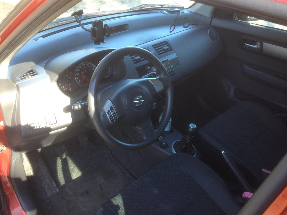 Suzuki SWIFT 1,5 billede 11