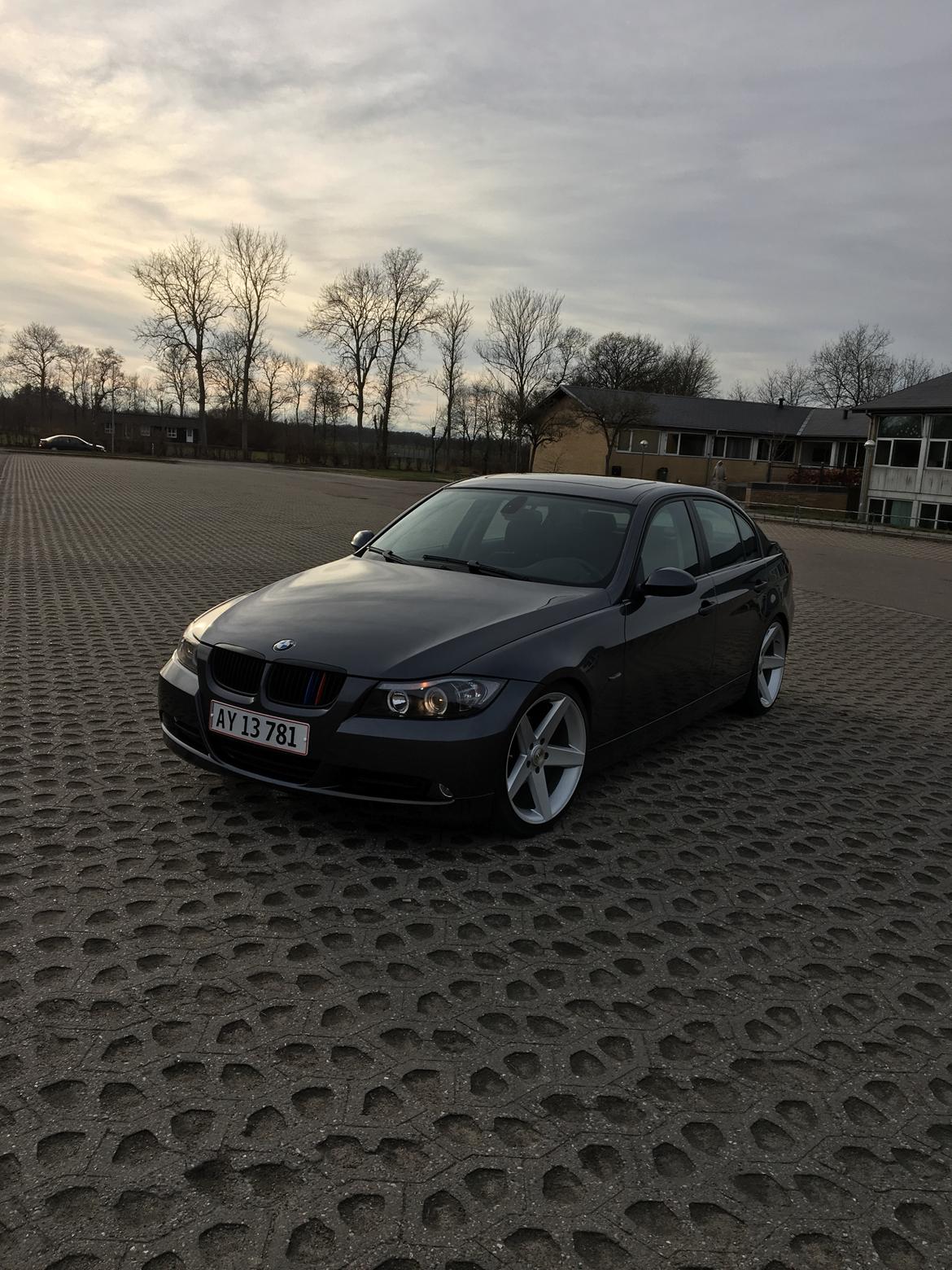 BMW E90 318D solgt billede 1
