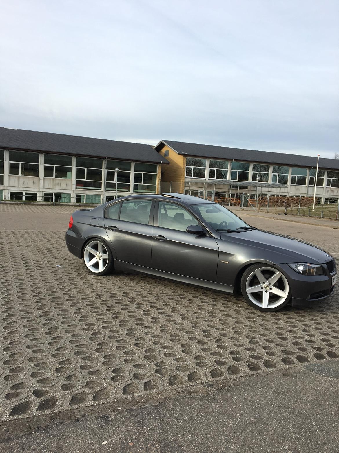 BMW E90 318D solgt billede 10