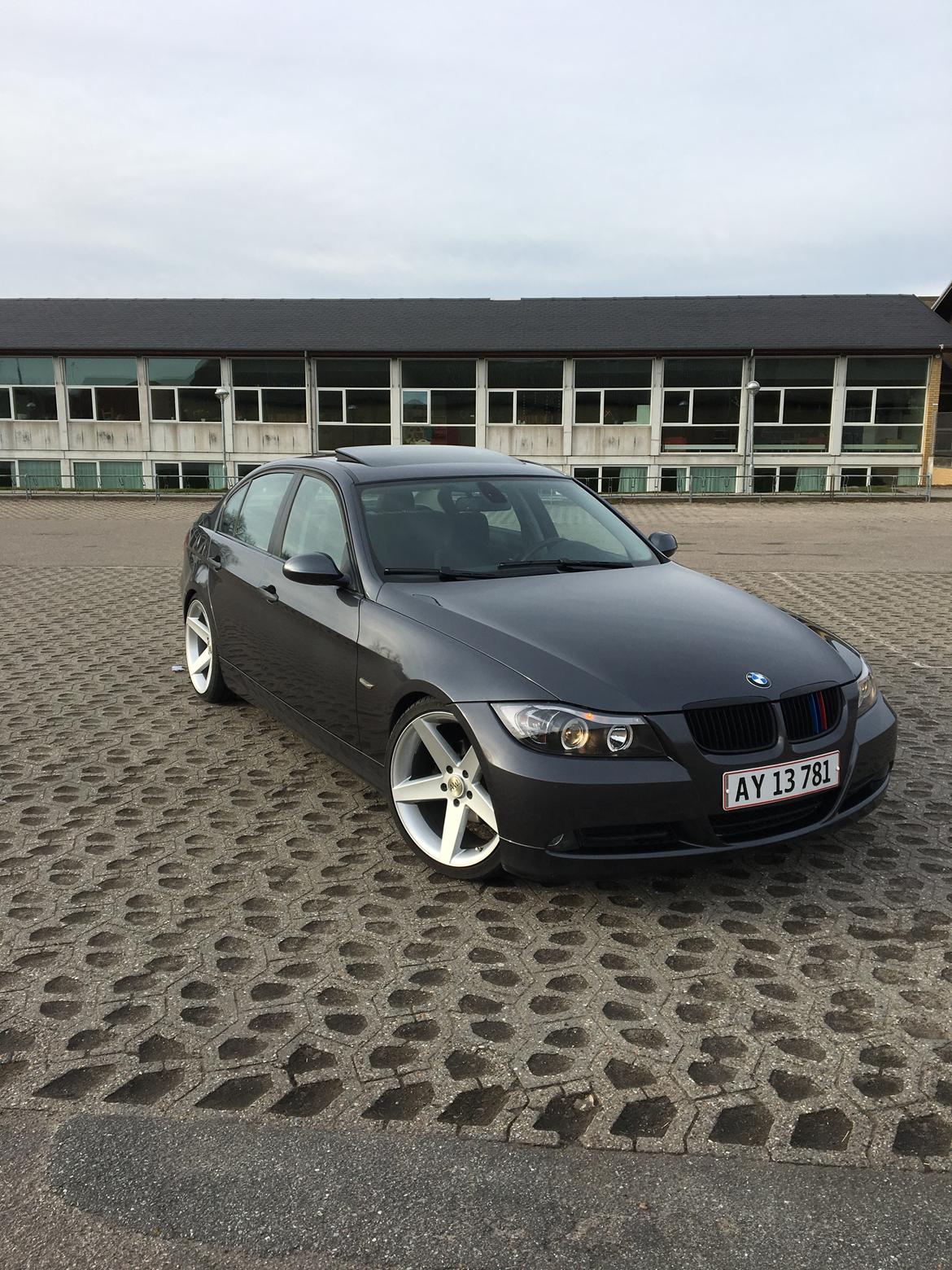 BMW E90 318D solgt billede 16