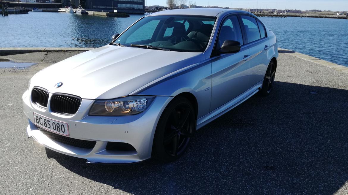 BMW 335i LCI Performance Edition / SOLGT :'( billede 1