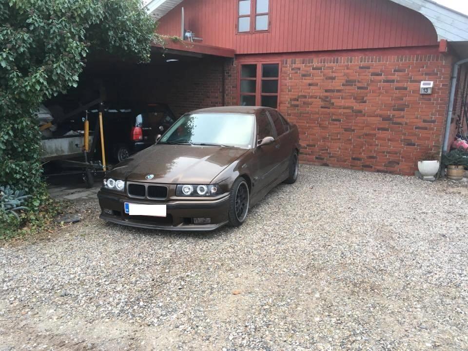 BMW 320i /325 Turbo billede 1