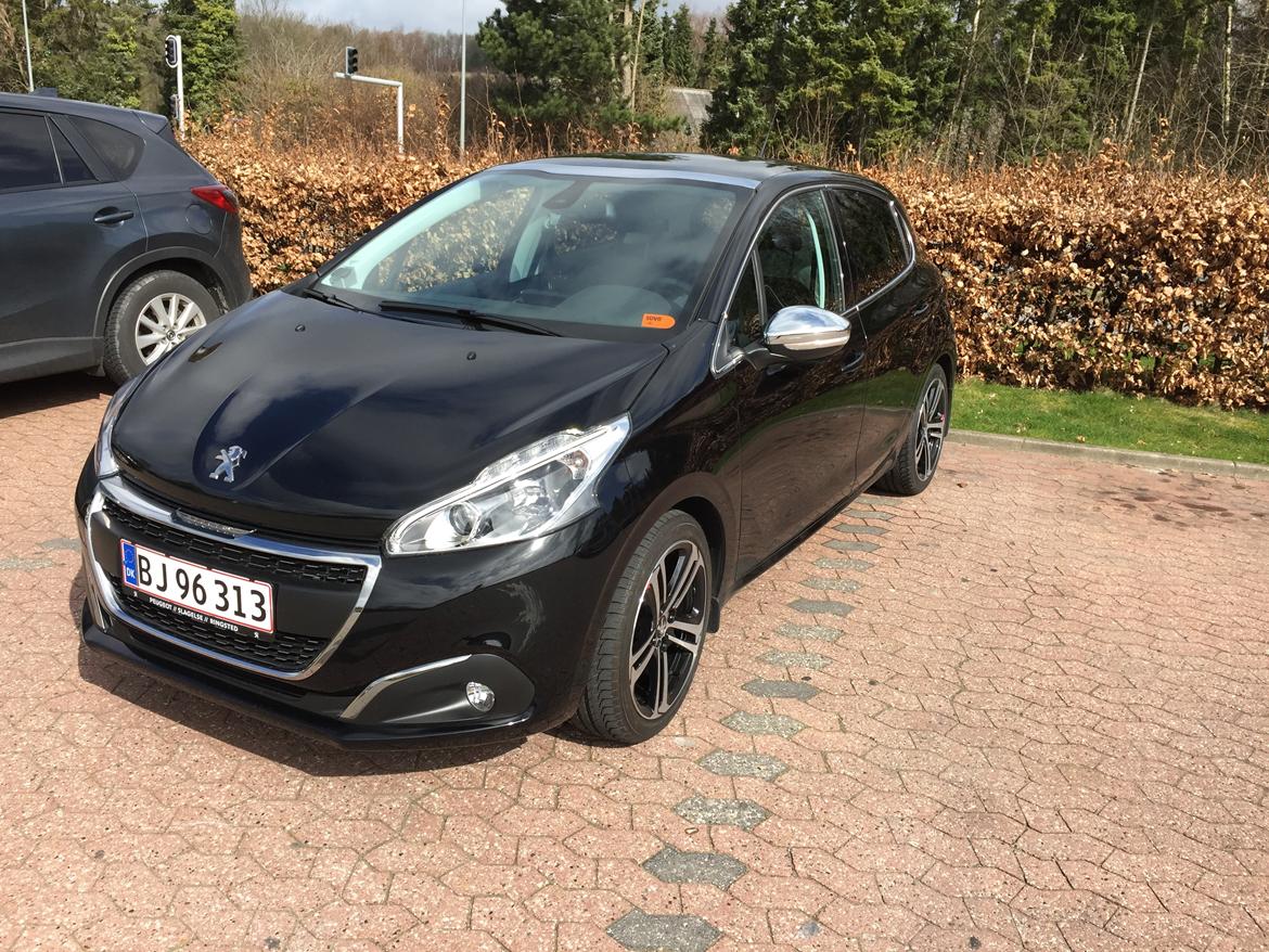 Peugeot 208 Desire Sky  billede 1