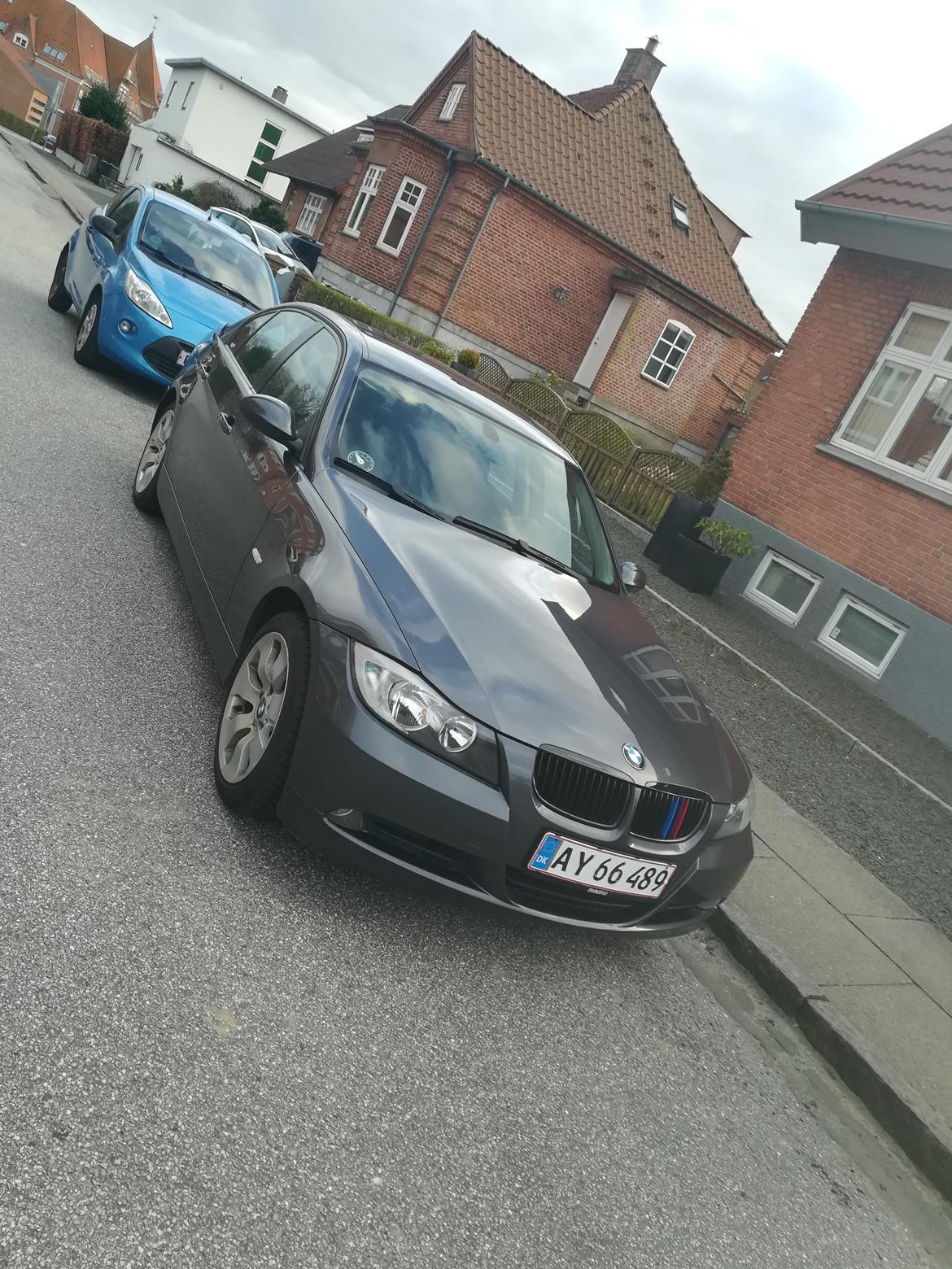 BMW 320i billede 6