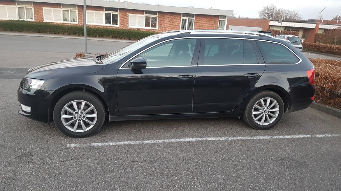 Skoda Octavia Combi 1,2 TSI Elegance billede 2