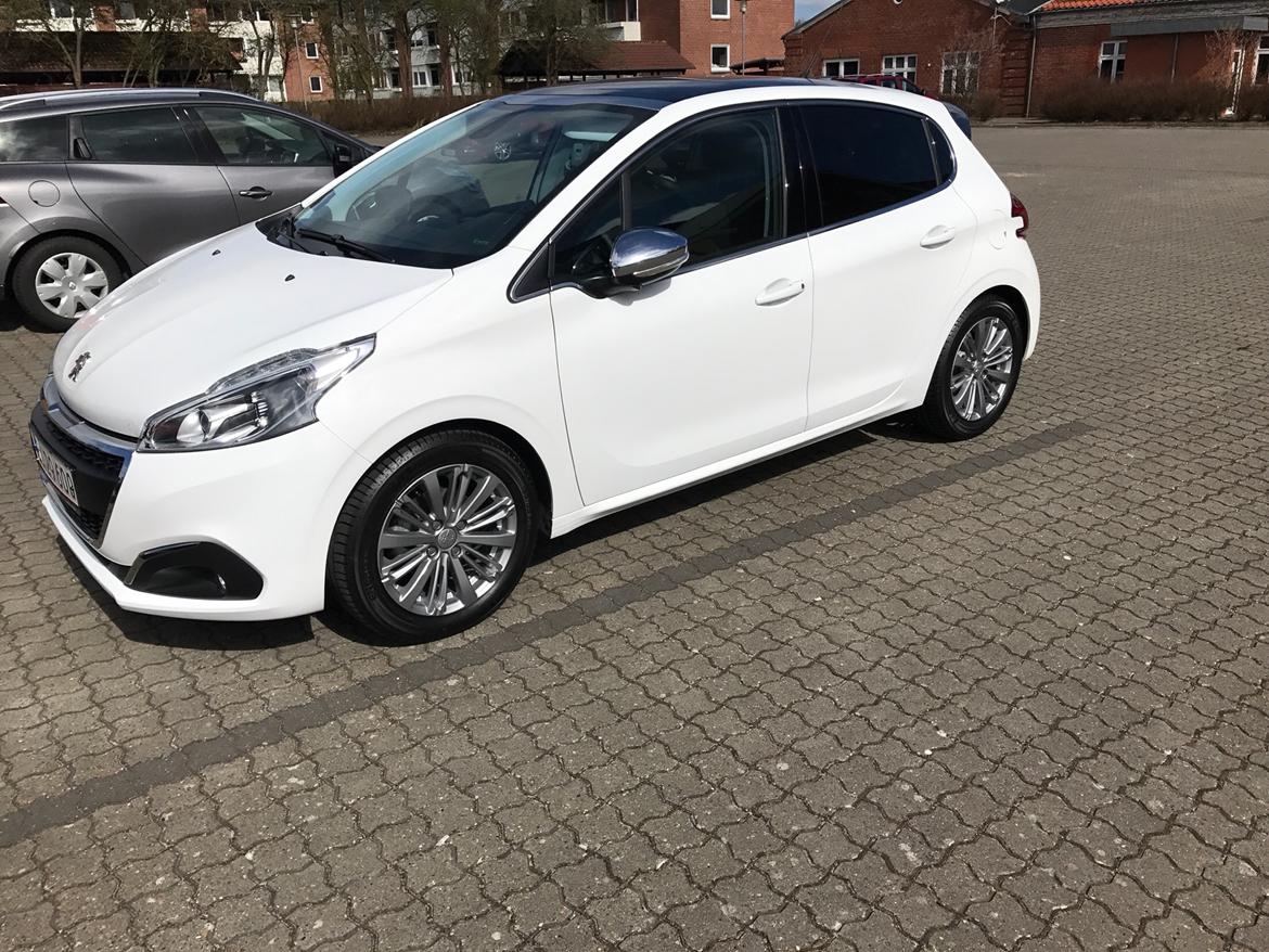 Peugeot 208 Desire sky billede 20