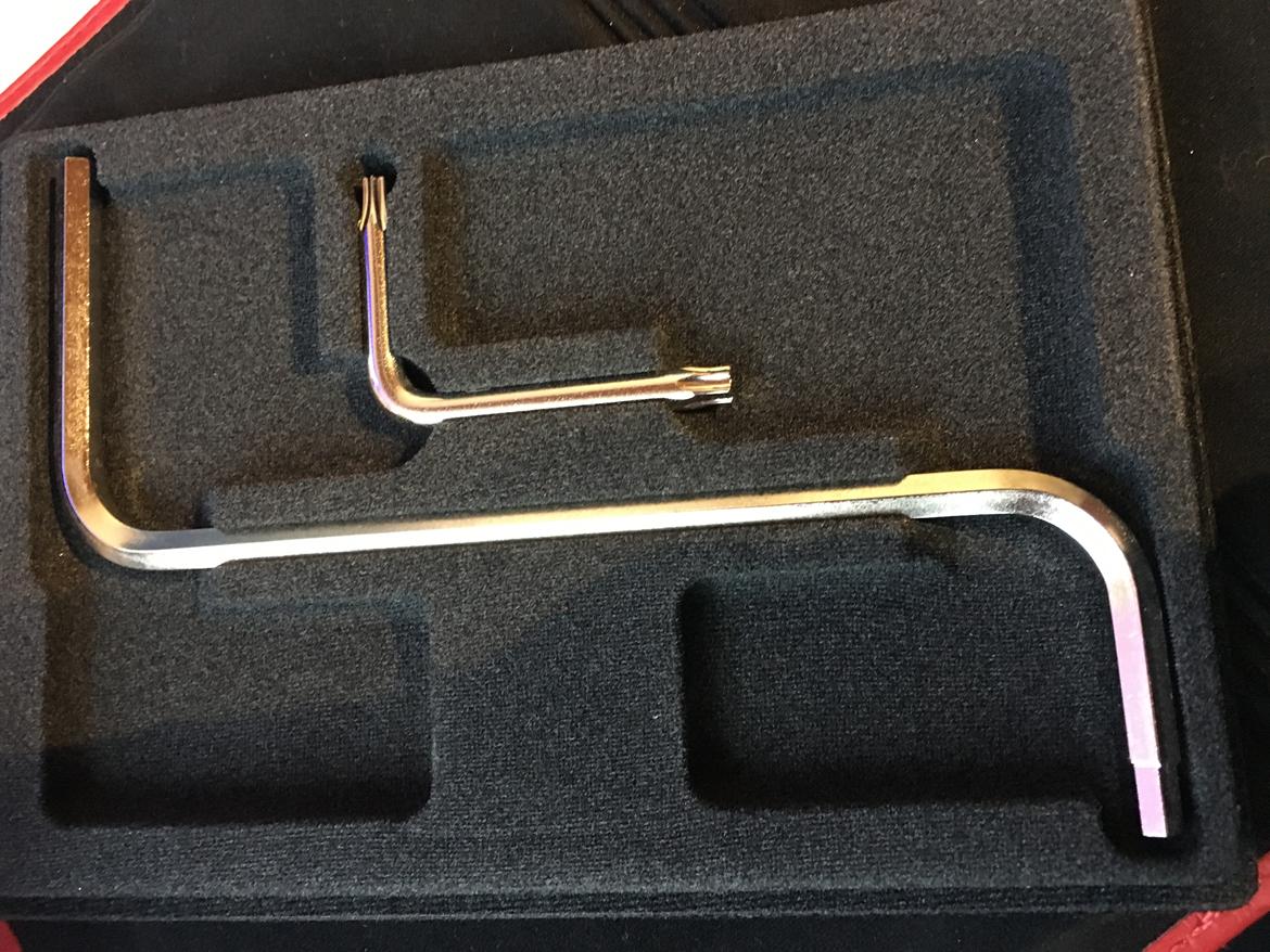 Peugeot 307 cc 2,0 16v - Umbraconøgler til manuel åbning/lukning af taget billede 17