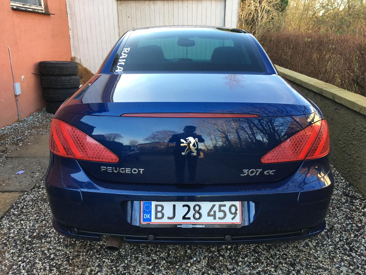 Peugeot 307 cc 2,0 16v - Det var kærlighed ved første blik. Kun pga. den bagende billede 3