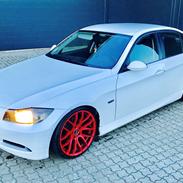 BMW E90