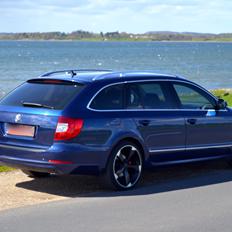 Skoda Superb Combi 2.0 TDI (SOLGT)
