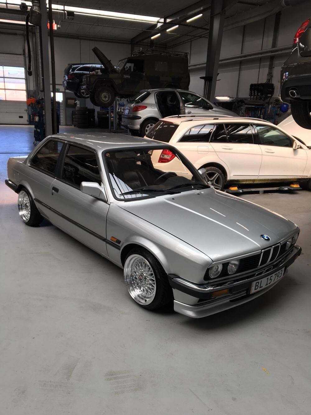 BMW E30 (solgt) billede 1