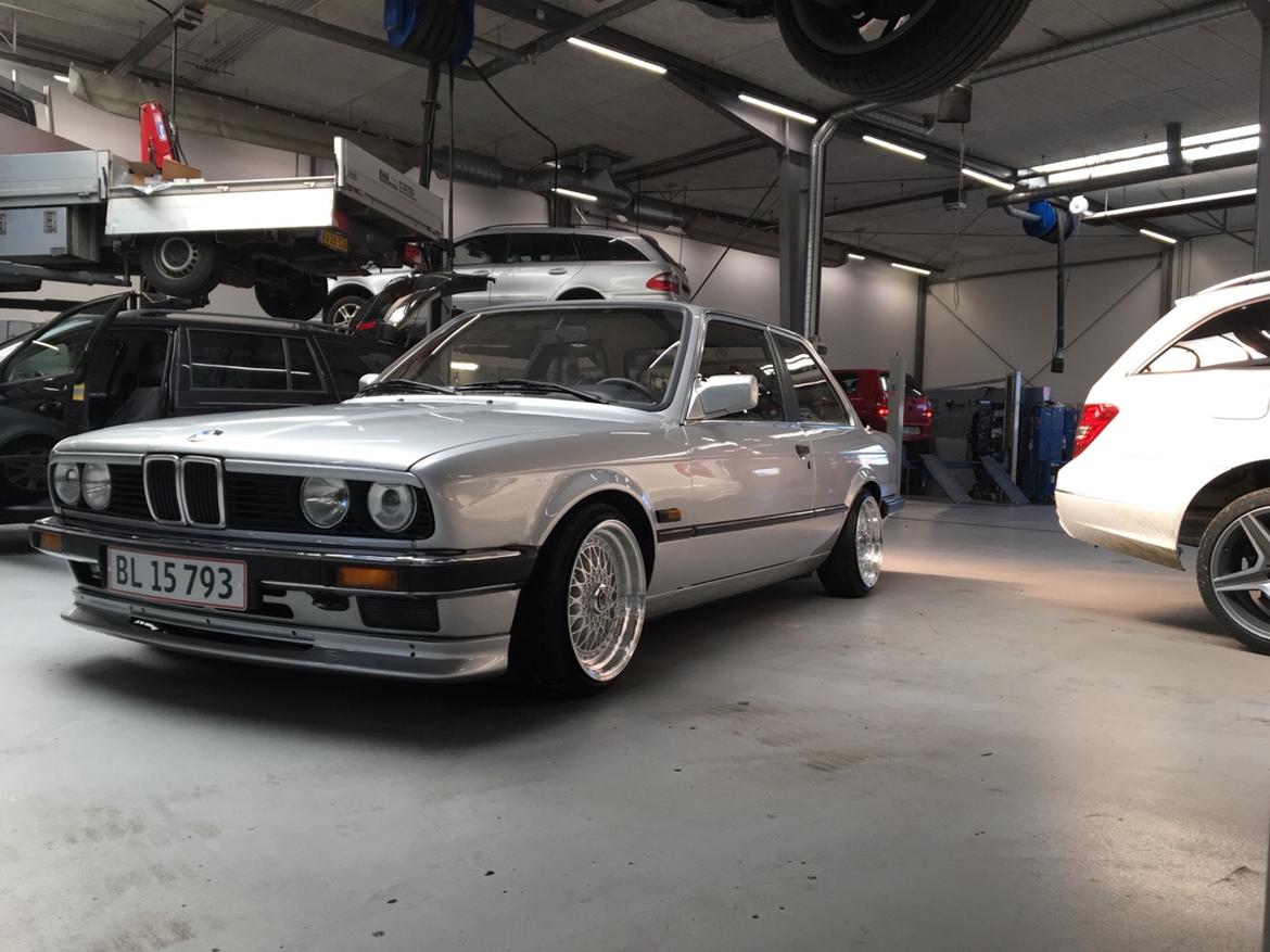 BMW E30 (solgt) billede 2