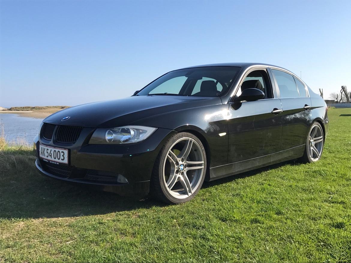 BMW 320D E90 billede 2