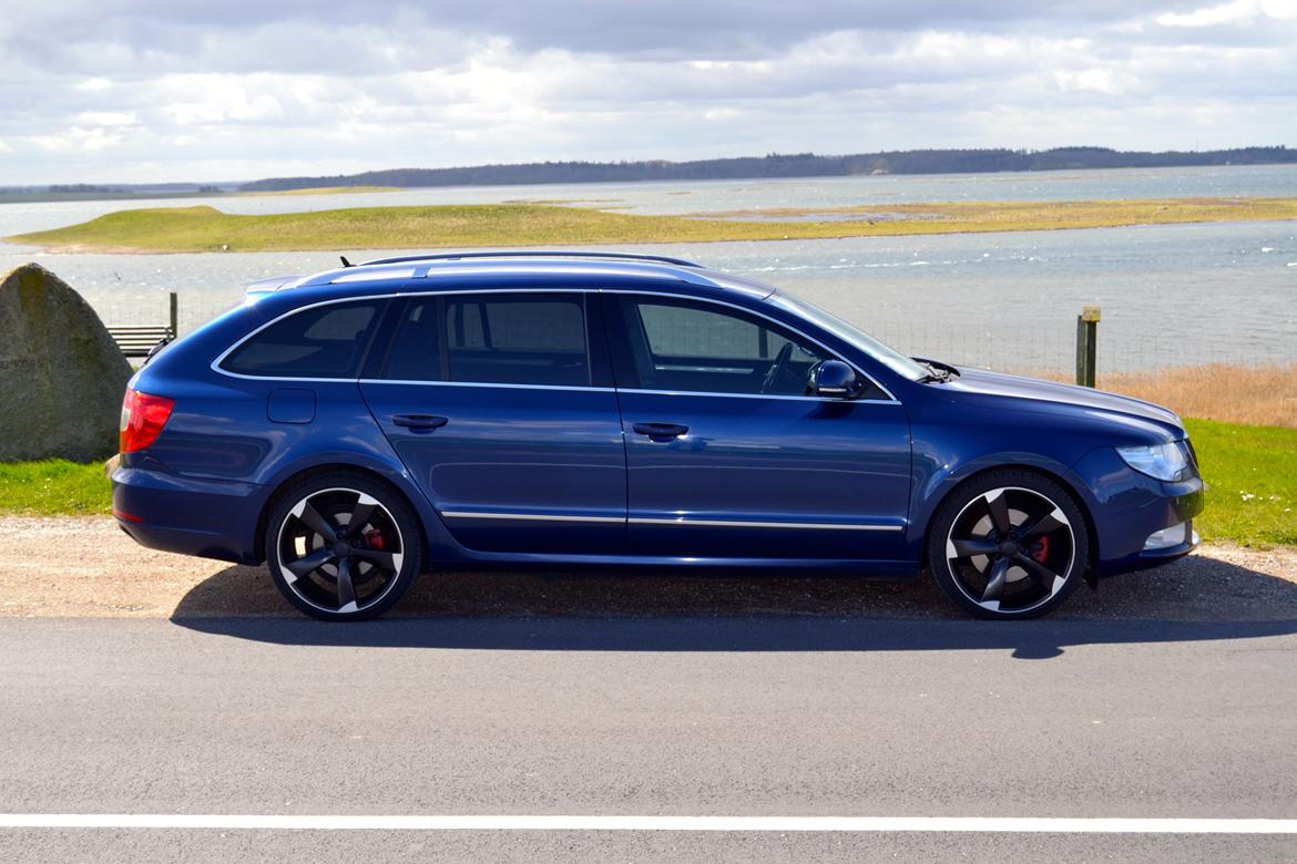Skoda Superb Combi 2.0 TDI (SOLGT) billede 1