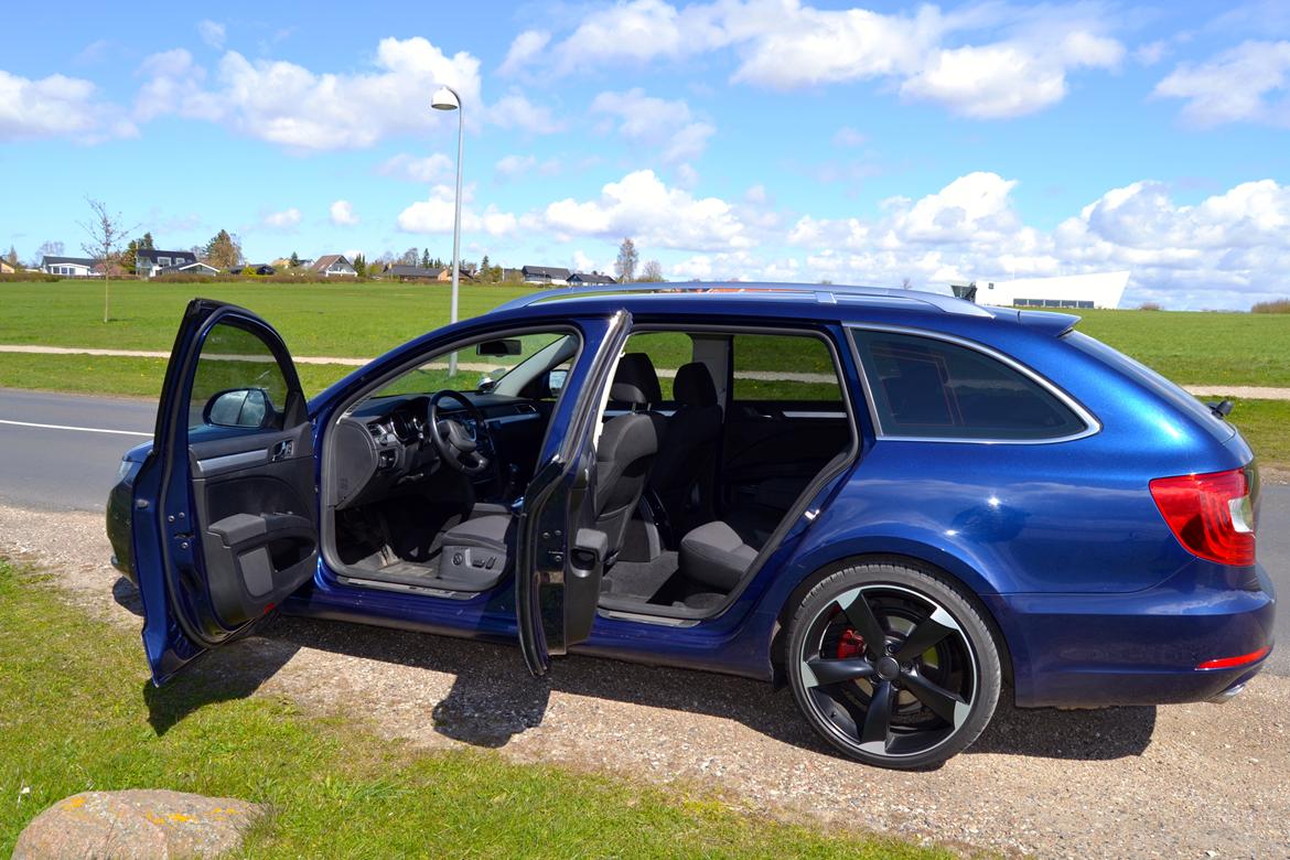 Skoda Superb Combi 2.0 TDI (SOLGT) billede 20