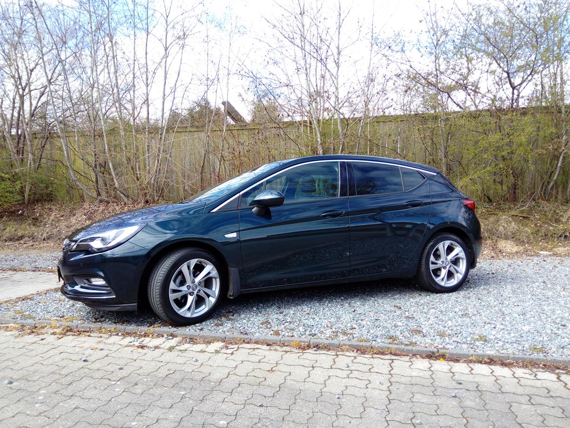Opel Astra 1,4T Dynamic billede 1