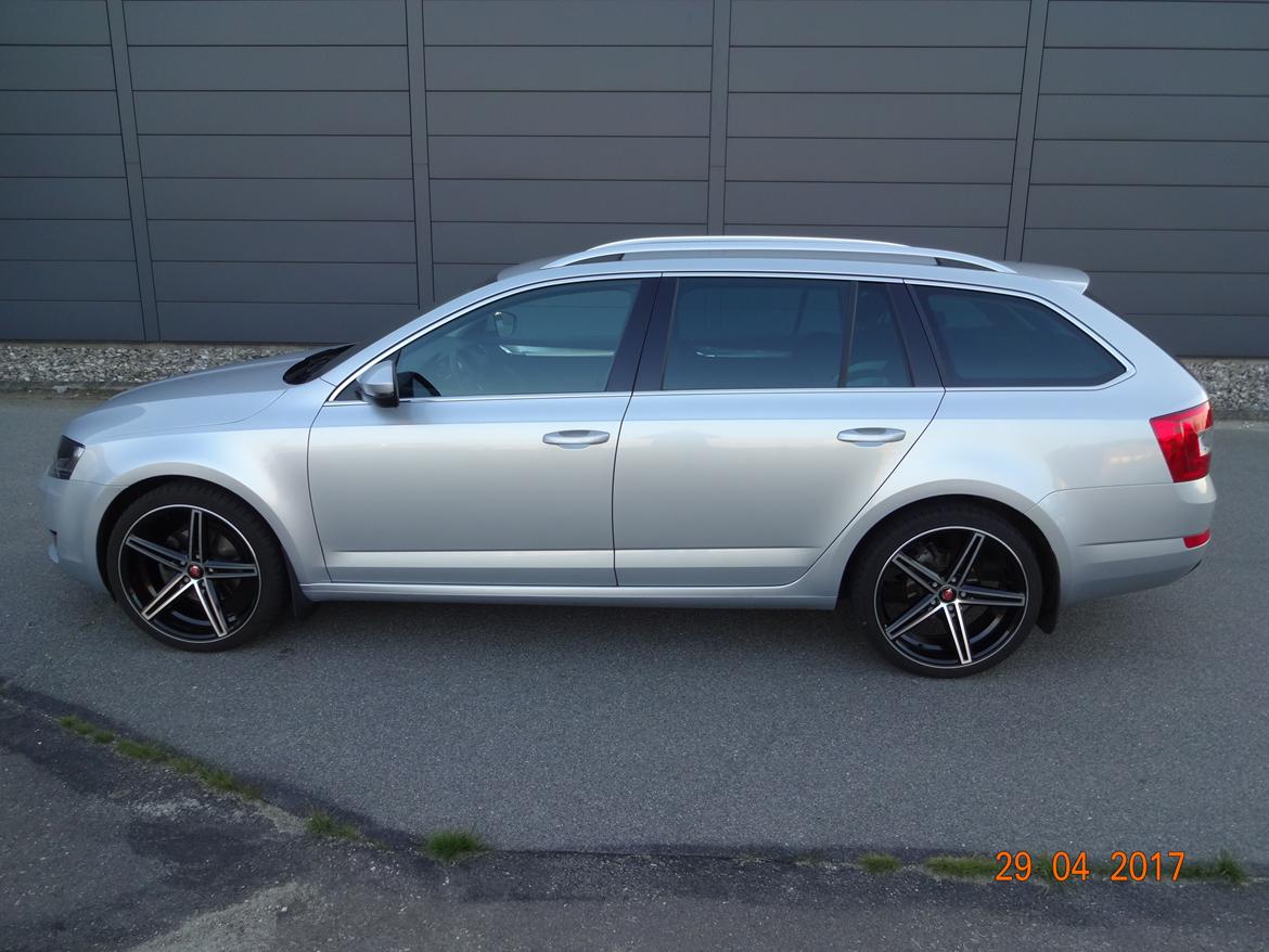 Skoda Octavia combi Elegance 2.0 TDI billede 1