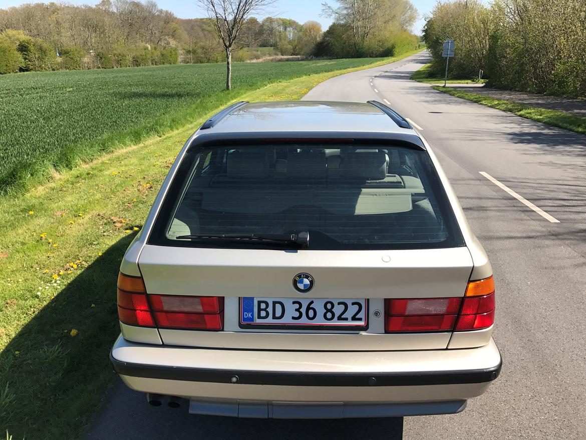 BMW E34 540i Touring - SOLGT billede 5