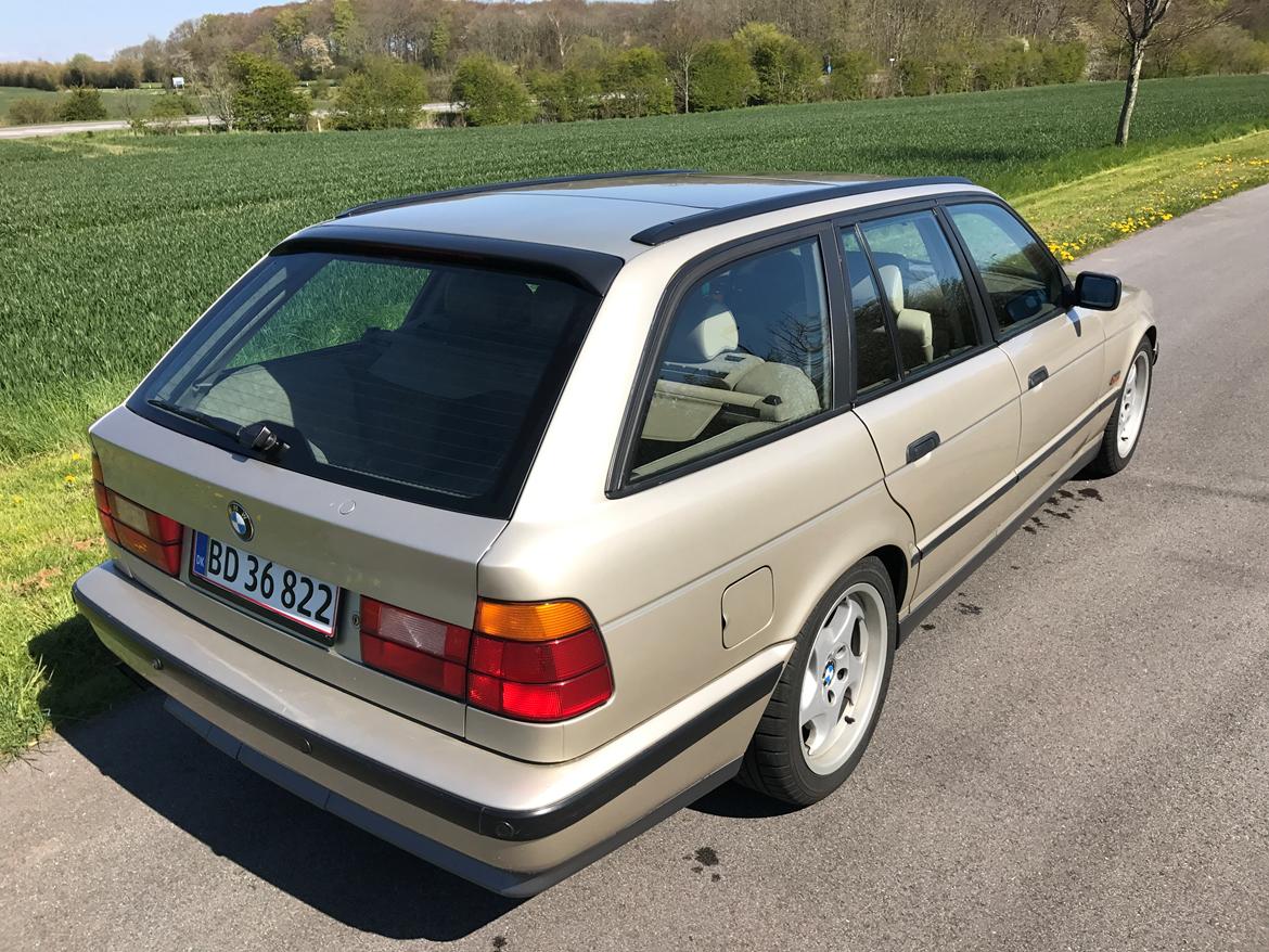 BMW E34 540i Touring - SOLGT billede 6