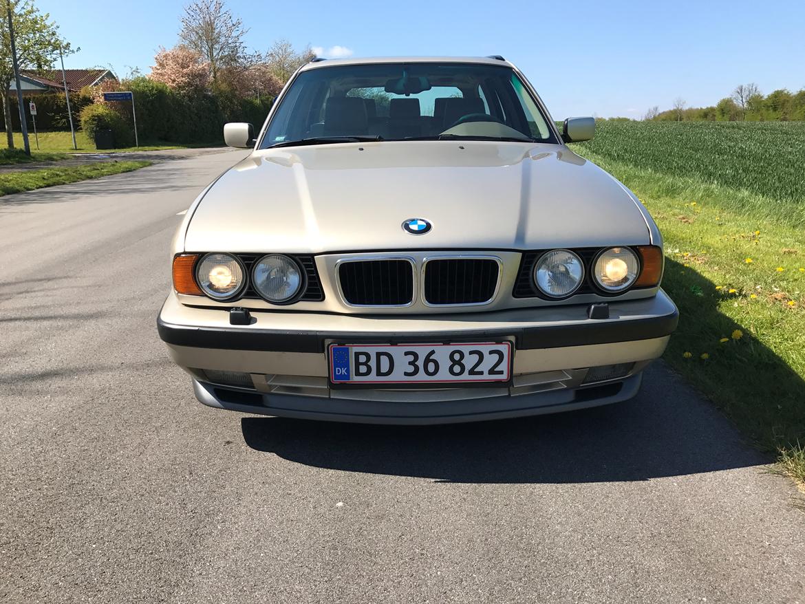 BMW E34 540i Touring - SOLGT billede 2