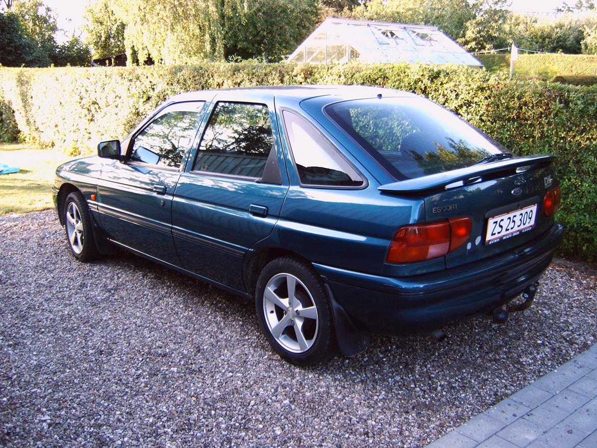 Ford Escort 1.8i Sport 16v billede 4