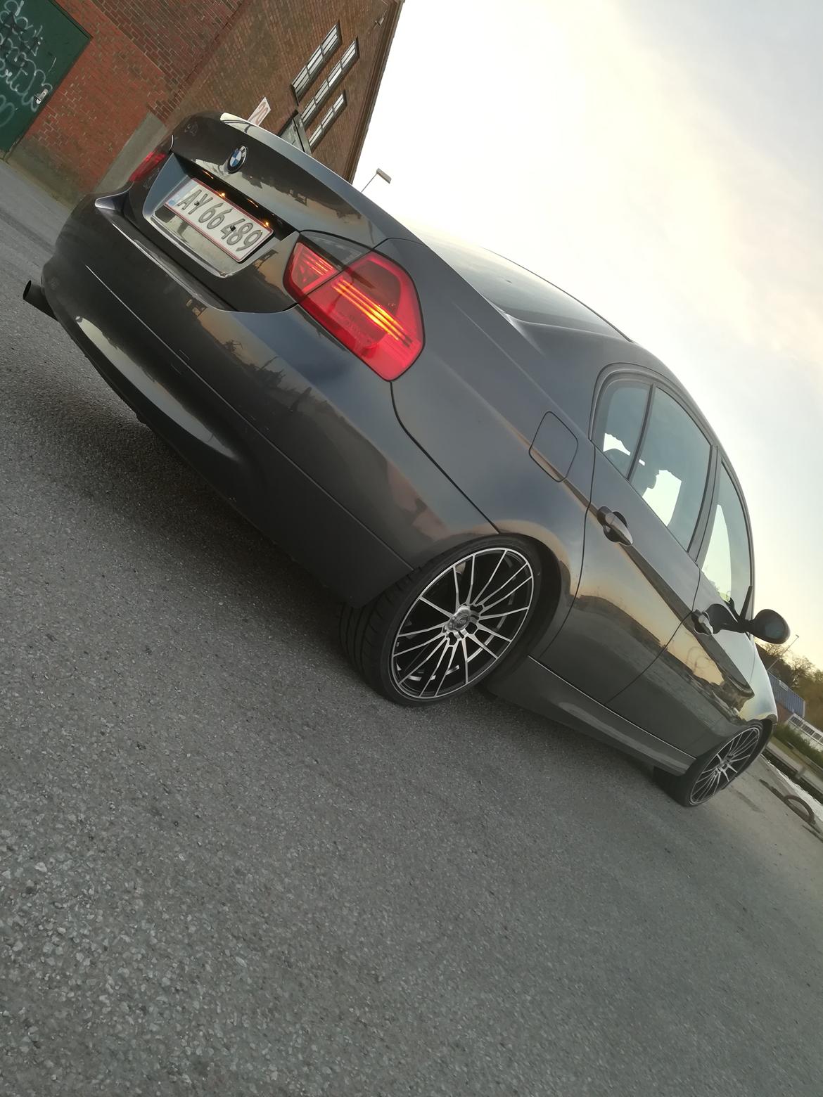 BMW 320i billede 10