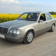 Mercedes Benz 300E