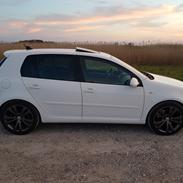 VW Golf 5 2.0 TDI - R LINE