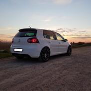 VW Golf 5 2.0 TDI - R LINE