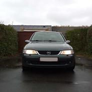 Opel Vectra B 1,8 GL 4-door Saloon Notchback