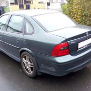 Opel Vectra B 1,8 GL 4-door Saloon Notchback