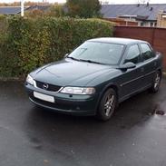 Opel Vectra B 1,8 GL 4-door Saloon Notchback