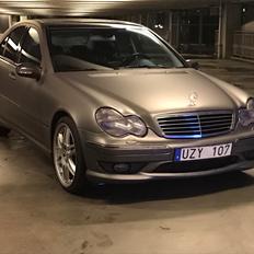 Mercedes Benz C32 AMG
