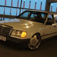 Mercedes Benz 250D