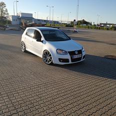 VW 1.6 FSI (GTI/r32