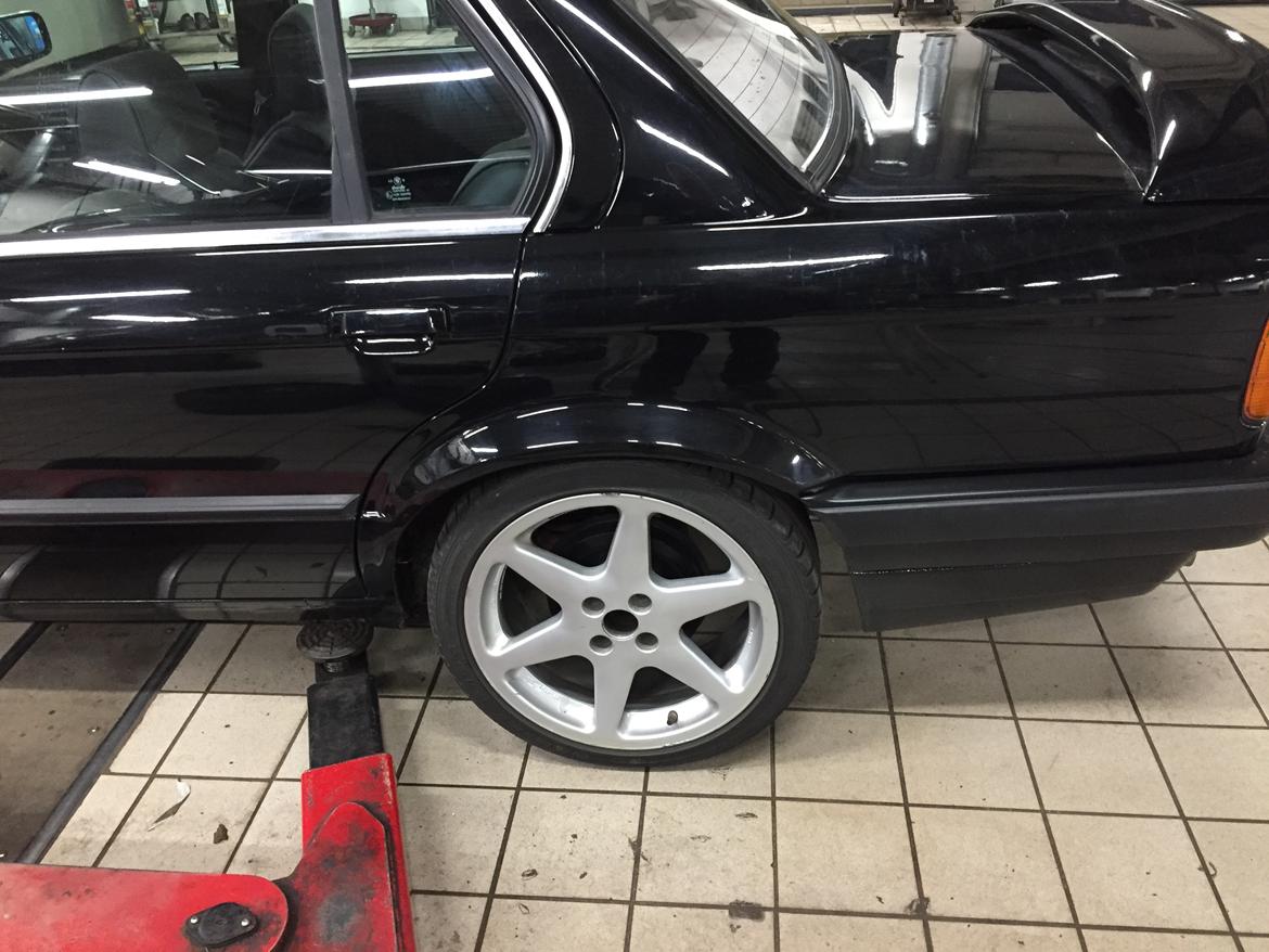 BMW E30 M50b25/325i 24V "SOLGT" billede 6