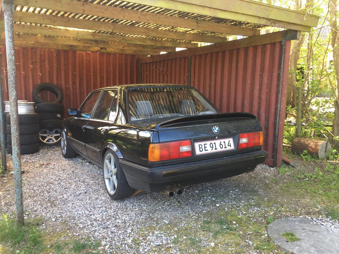 BMW E30 M50b25/325i 24V "SOLGT" billede 11