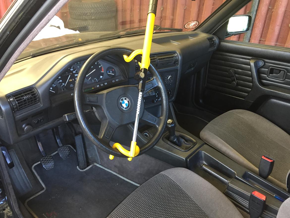 BMW E30 M50b25/325i 24V "SOLGT" billede 13