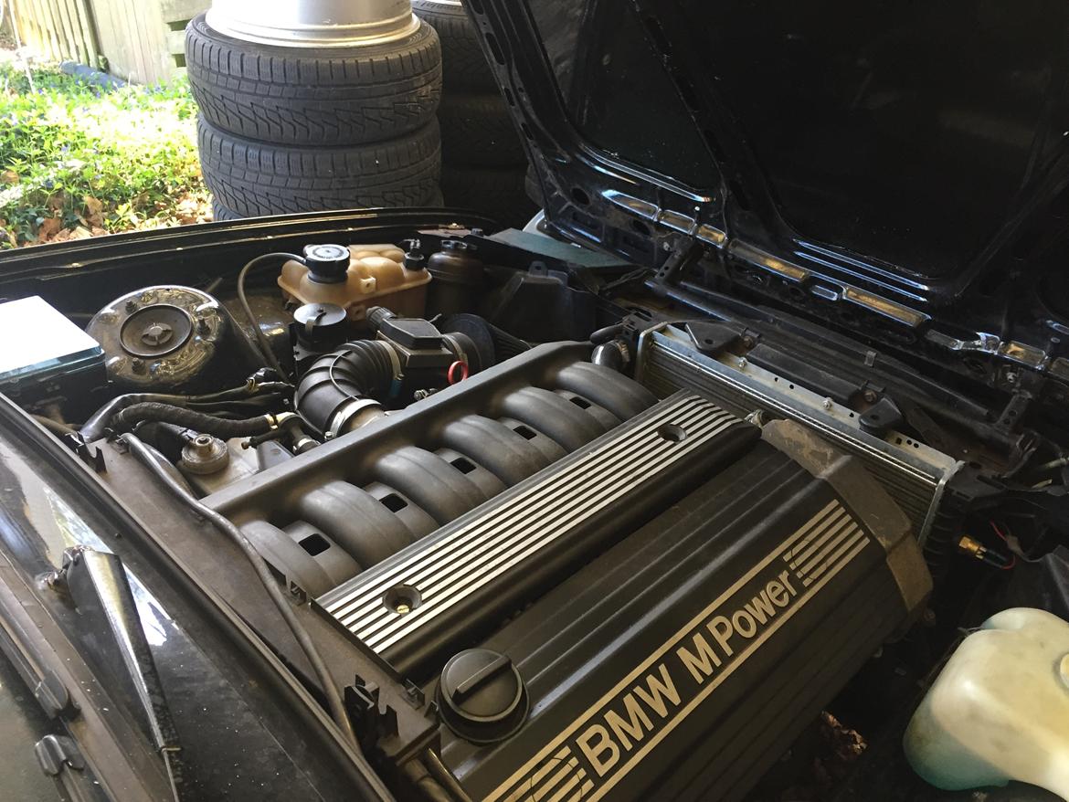 BMW E30 M50b25/325i 24V "SOLGT" billede 17