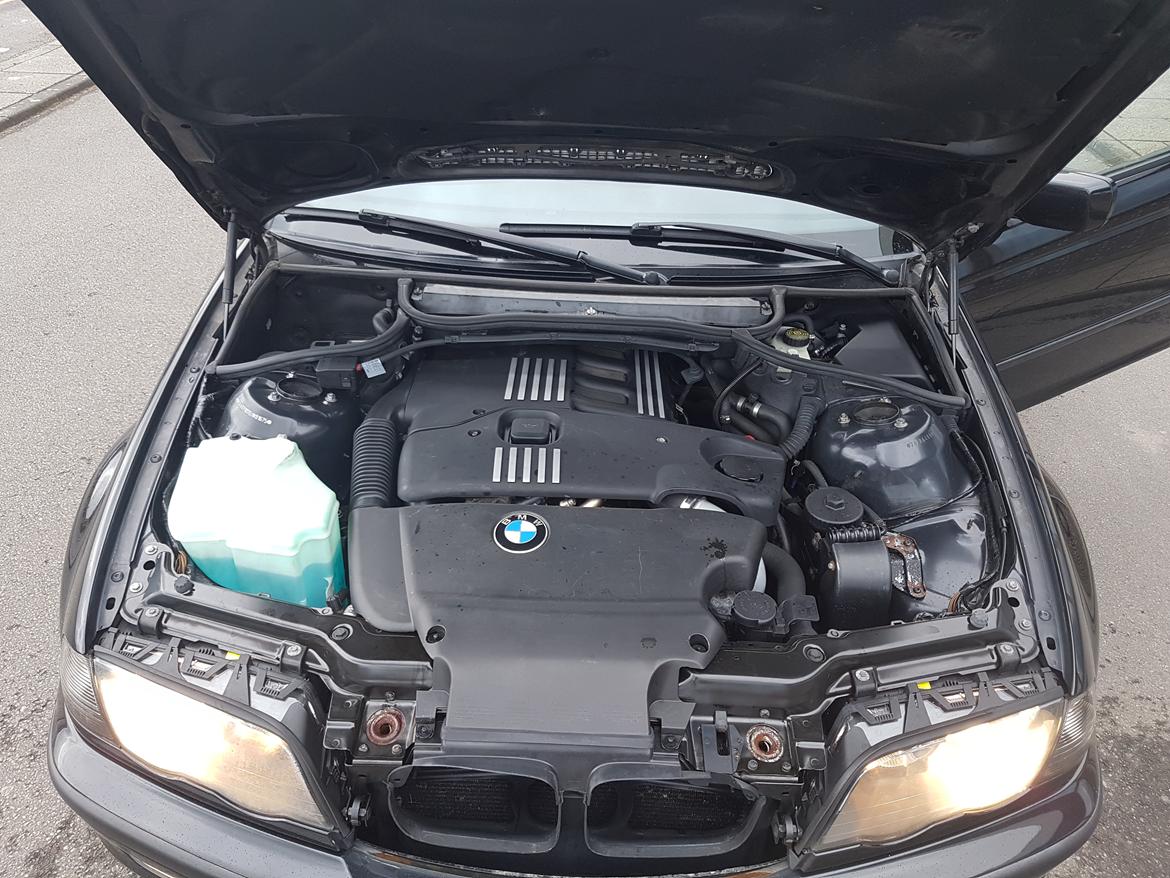 BMW 320D E46 Touring  billede 9