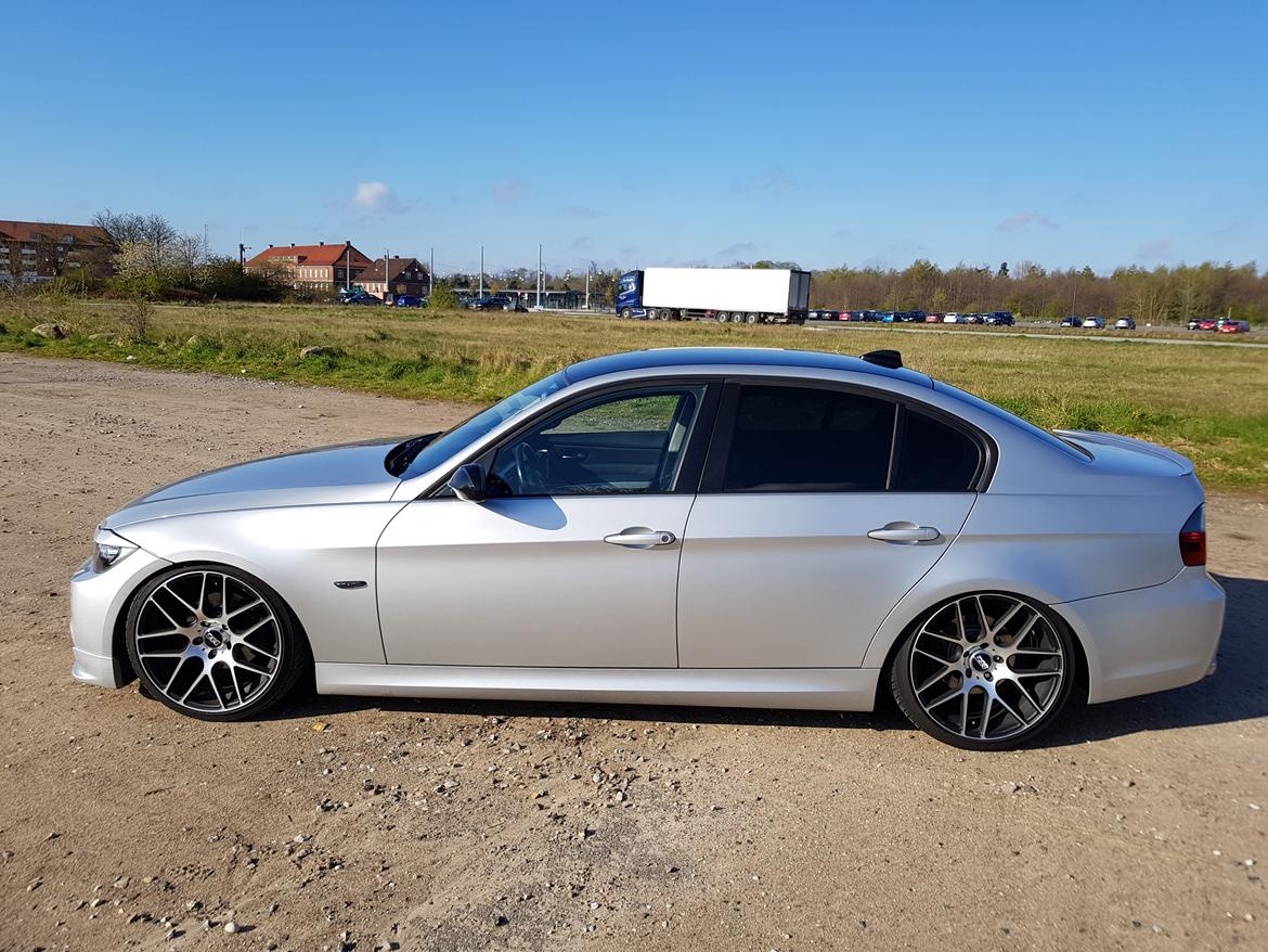 BMW 325i billede 2