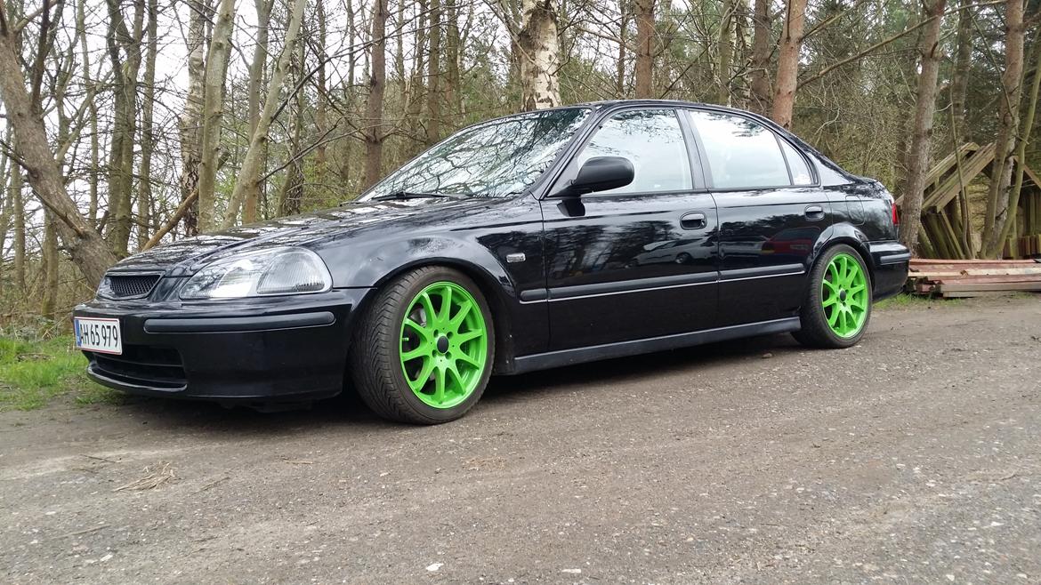 Honda Civic EK3 Sedan 1.5i LS - Billeder af biler - Uploaded af UNameIt