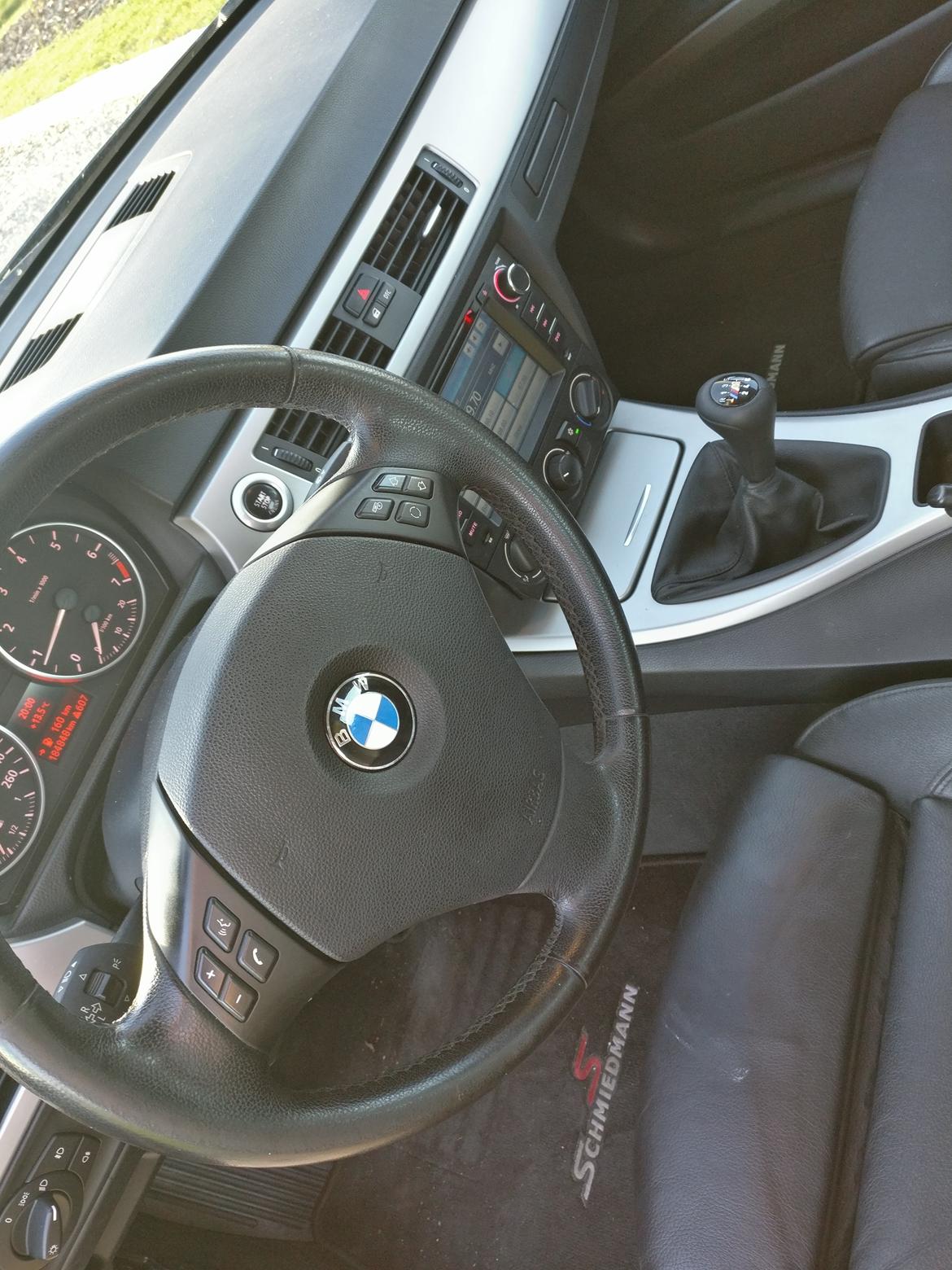 BMW E90 320i billede 10