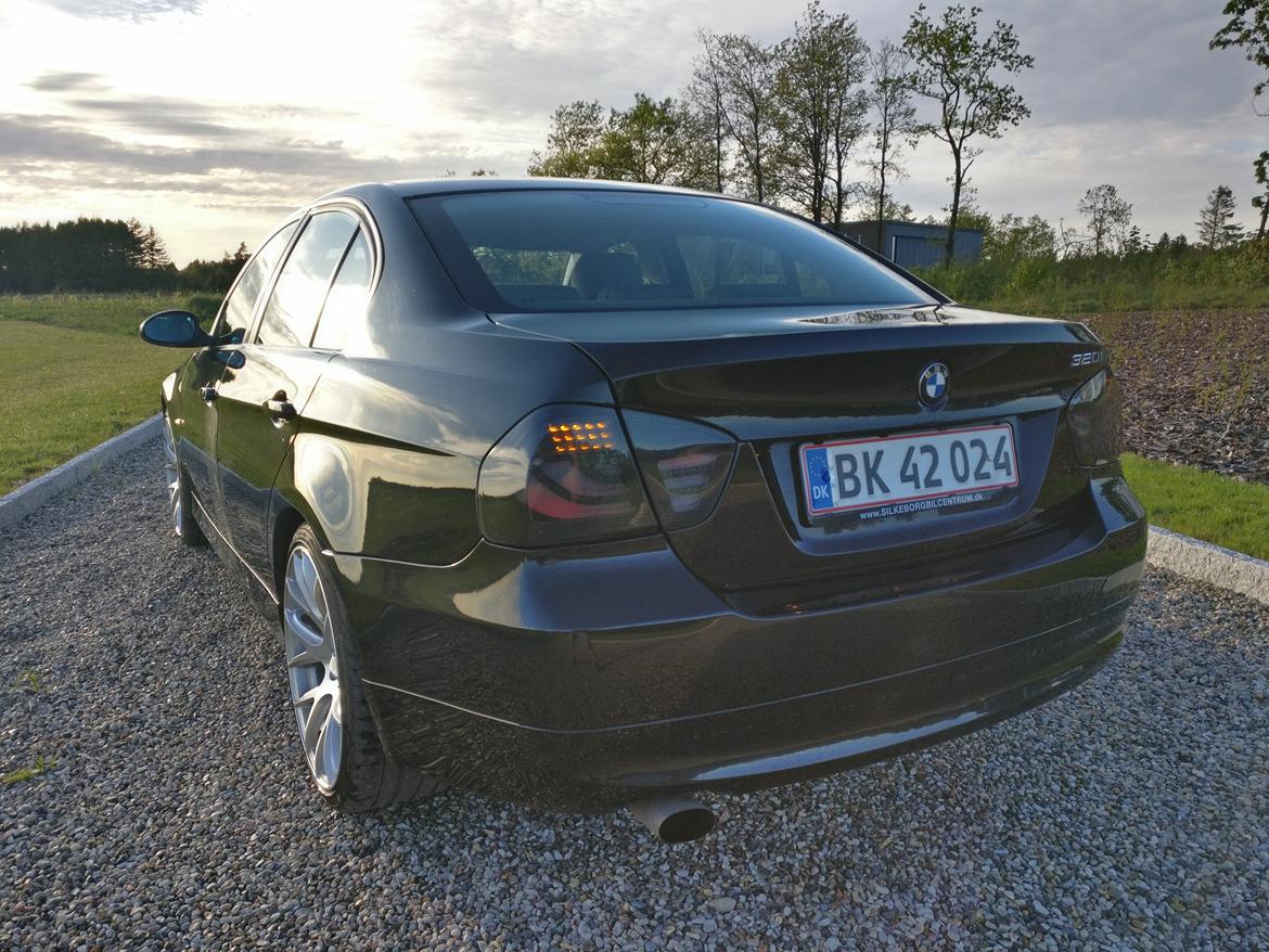 BMW E90 320i billede 14