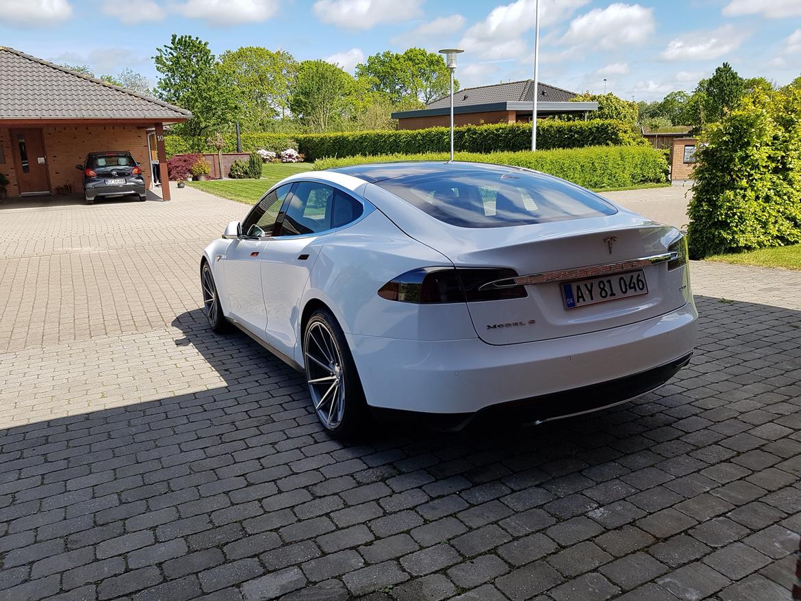 Tesla S85D billede 7