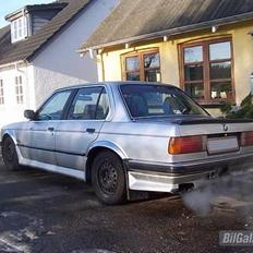 BMW E30 --- SOLGT!